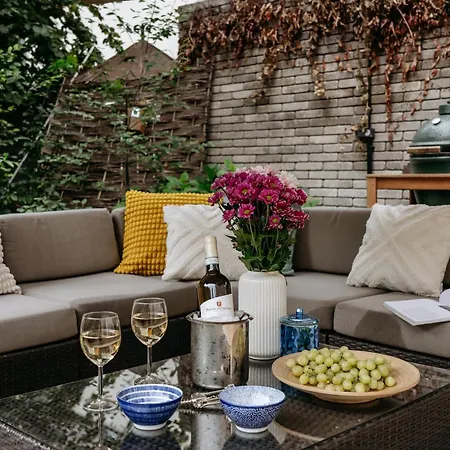 Days - Luxurious In A Quiet Area *
