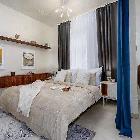 Days - Luxurious In A Quiet Area דירה