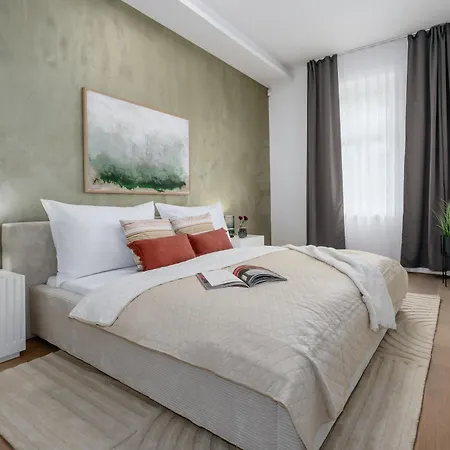 Days - Luxurious In A Quiet Area Prag