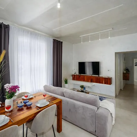 Days - Luxurious In A Quiet Area Prag