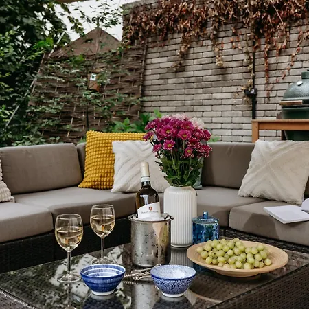 Days - Luxurious In A Quiet Area *